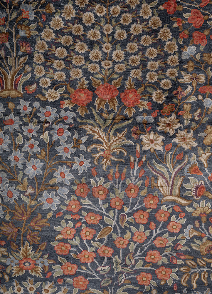 aprezo blue silk hand knotted Rug - CloseUp