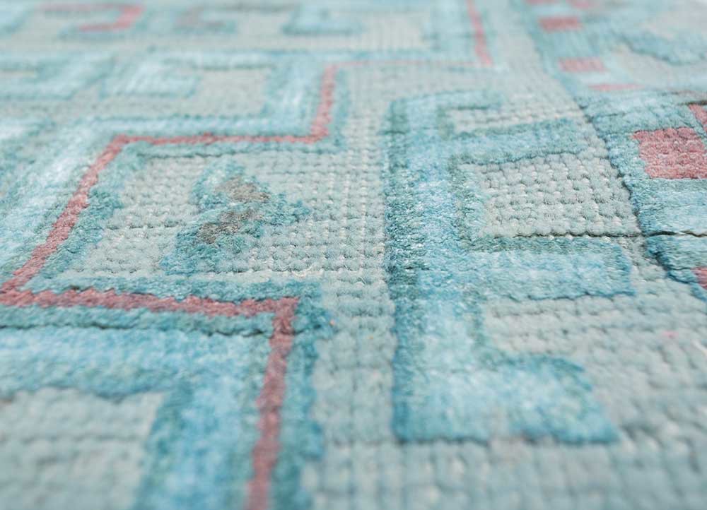erbe blue wool and bamboo silk hand knotted Rug - CloseUp