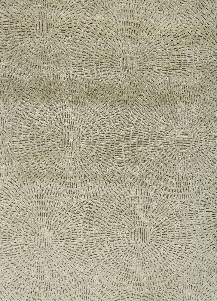 aprezo green wool and bamboo silk hand knotted Rug - CloseUp