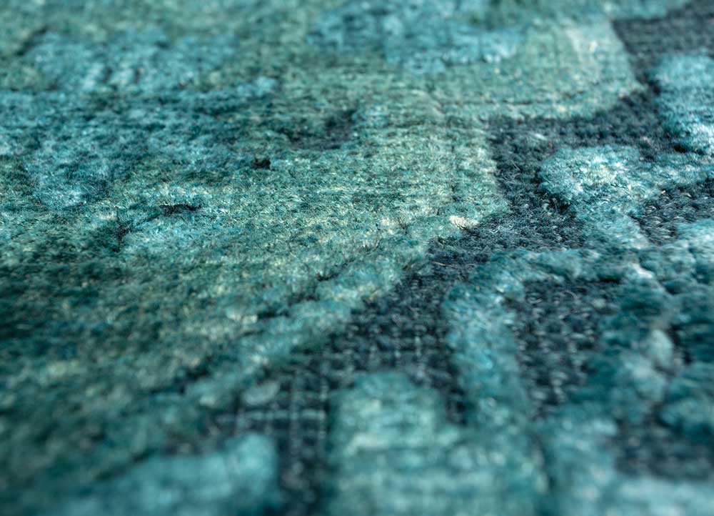 lacuna blue wool and bamboo silk hand knotted Rug - CloseUp