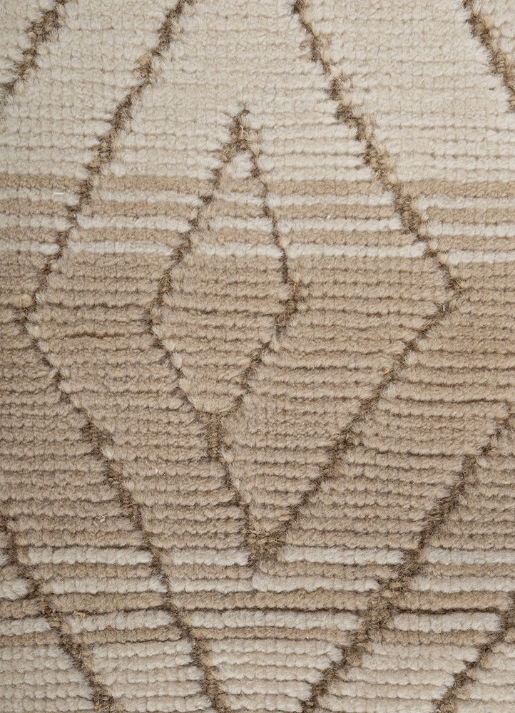 zuri ivory wool hand knotted Rug - CloseUp