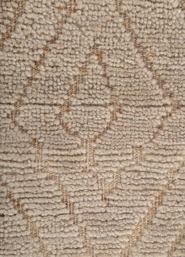 zuri ivory wool hand knotted Rug - CloseUp
