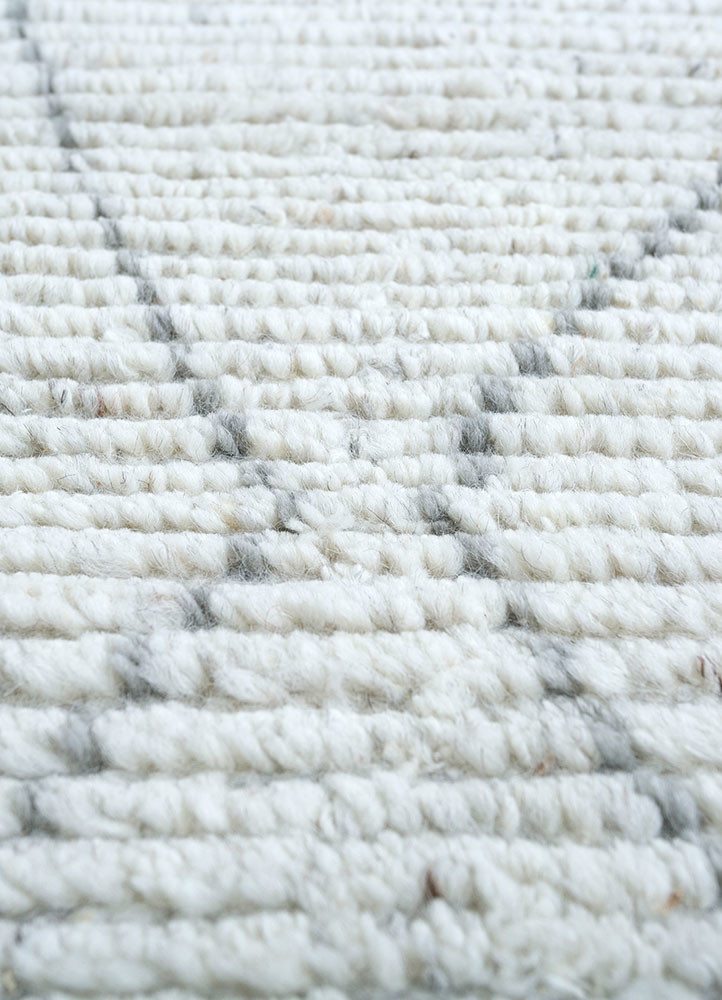 manifest ivory wool hand knotted Rug - CloseUp manifest ivory wool hand knotted Rug - CloseUp