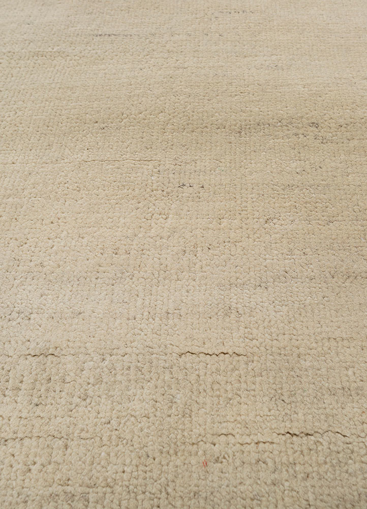 zuri ivory wool hand knotted Rug - CloseUp