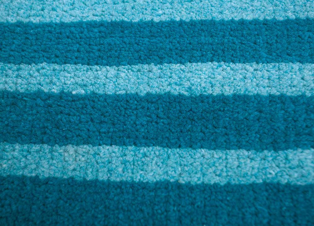 clan blue wool hand knotted Rug - CloseUp