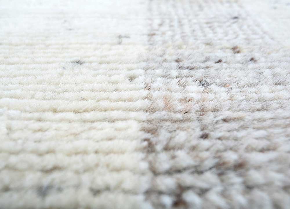 manifest beige and brown wool hand knotted Rug - CloseUp