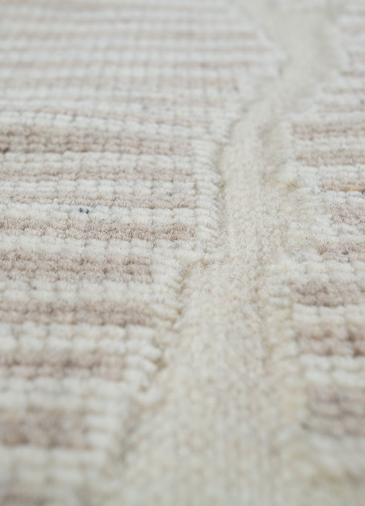 manifest ivory wool hand knotted Rug - CloseUp manifest ivory wool hand knotted Rug - CloseUp