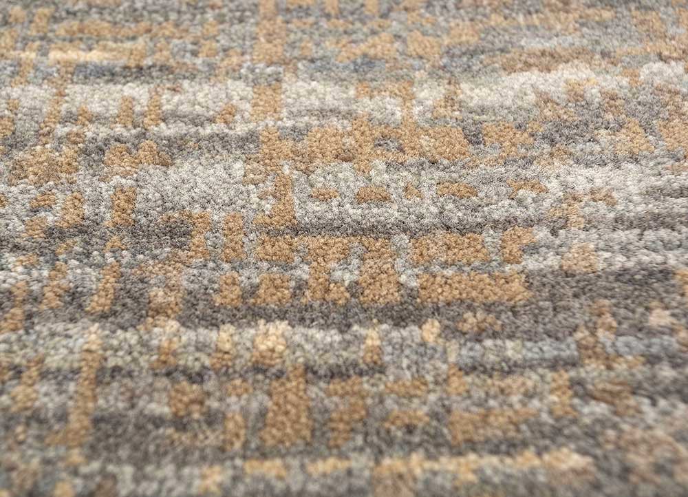 uvenuti grey and black wool hand knotted Rug - CloseUp