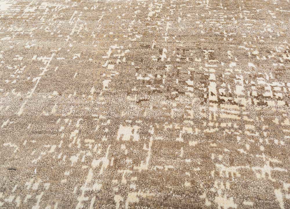 uvenuti beige and brown wool hand knotted Rug - CloseUp