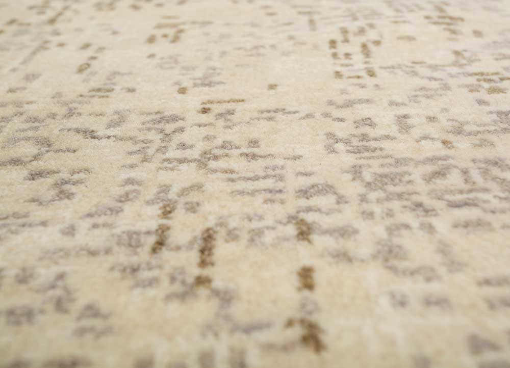 uvenuti ivory wool hand knotted Rug - CloseUp