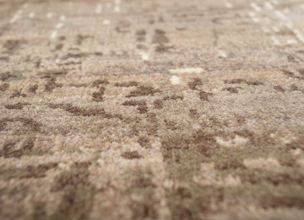 uvenuti beige and brown wool hand knotted Rug - CloseUp