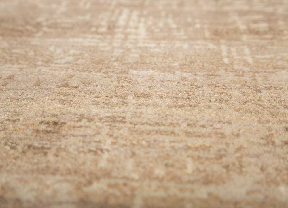 uvenuti beige and brown wool hand knotted Rug - CloseUp
