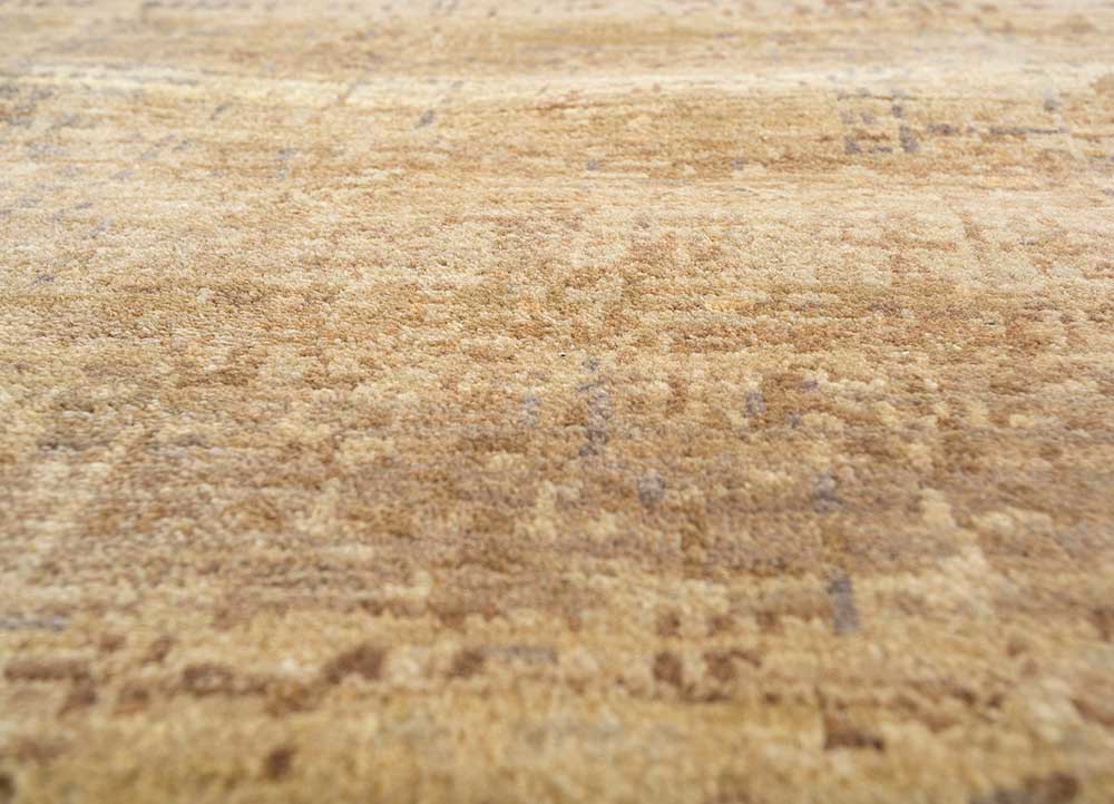 uvenuti beige and brown wool hand knotted Rug - CloseUp