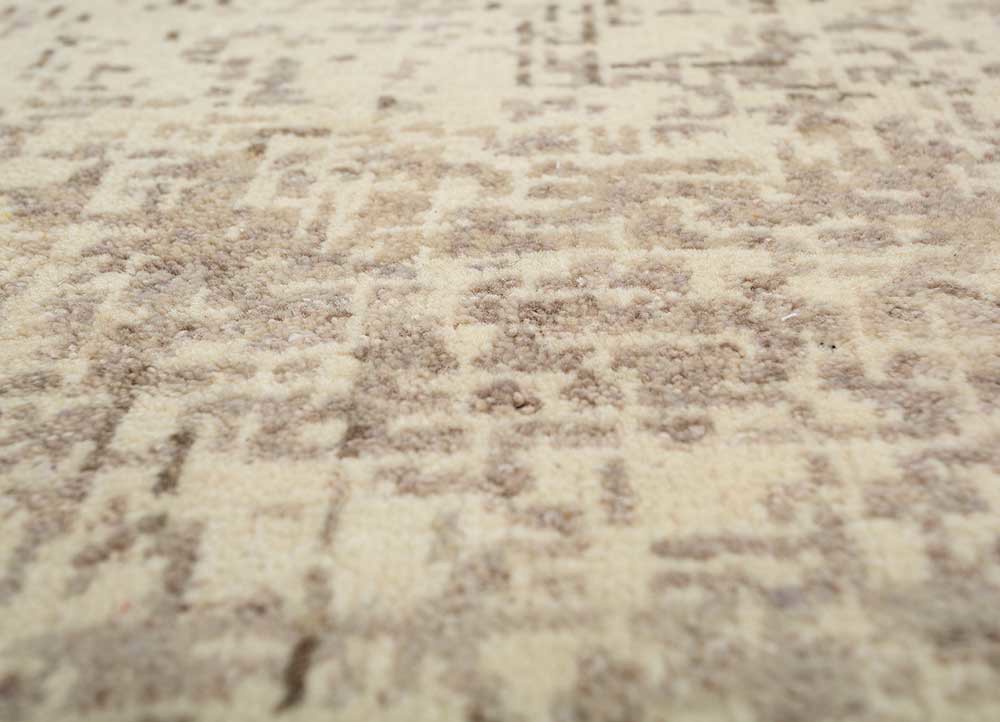 uvenuti ivory wool hand knotted Rug - CloseUp