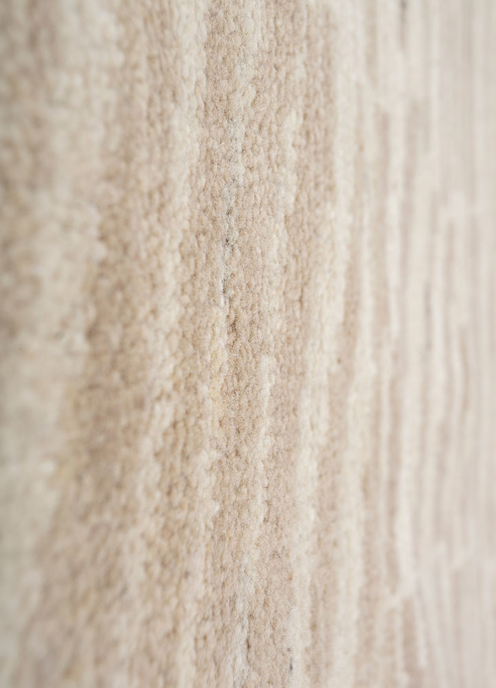 entropy ivory wool hand knotted Rug - CloseUp entropy ivory wool hand knotted Rug - CloseUp