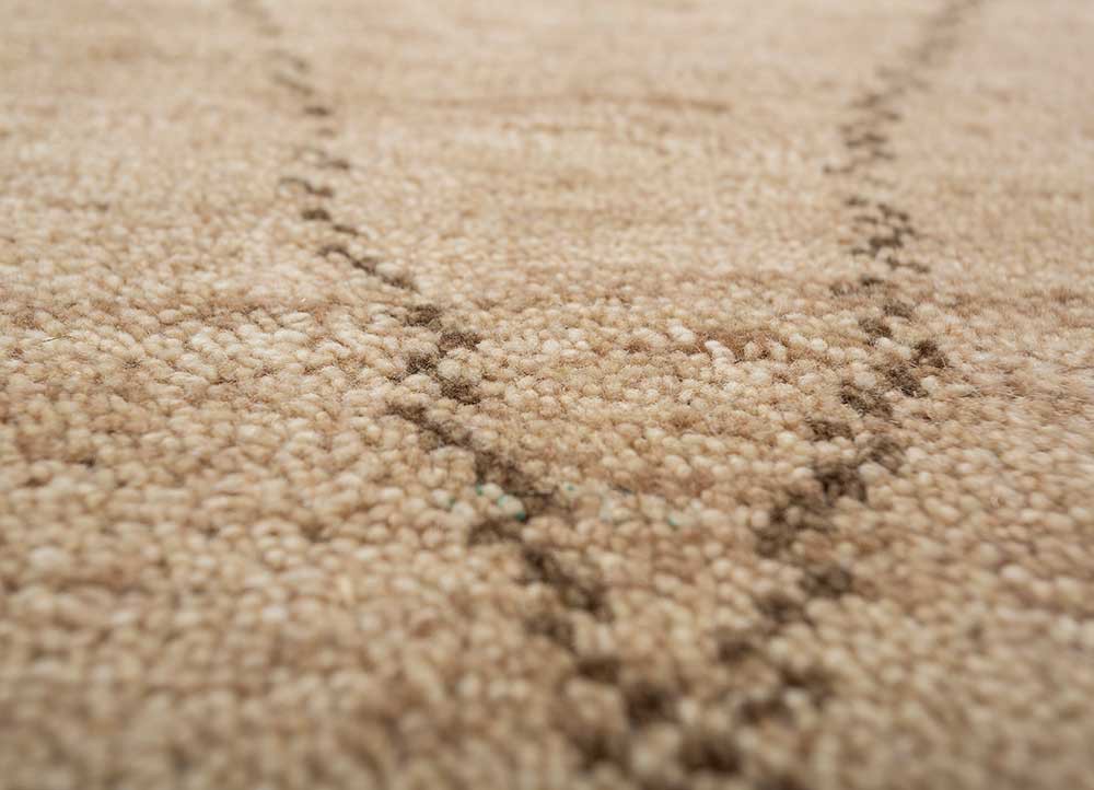 manifest beige and brown wool hand knotted Rug - CloseUp