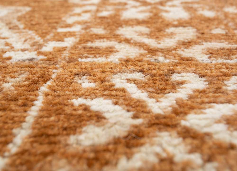 erbe beige and brown wool hand knotted Rug - CloseUp erbe beige and brown wool hand knotted Rug - CloseUp