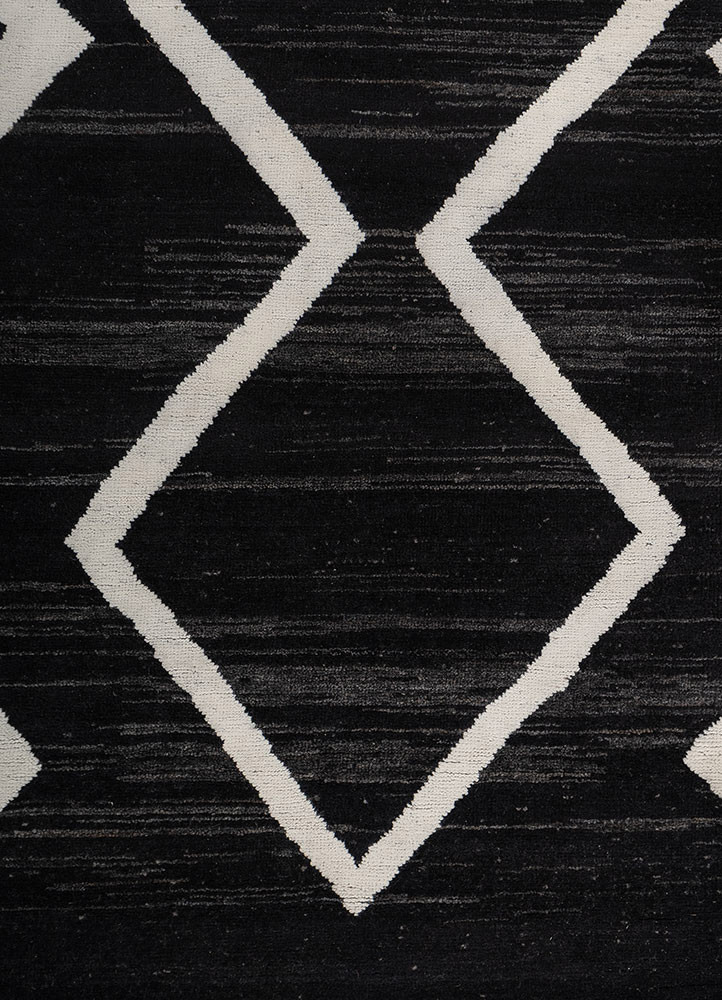 zuri ivory wool hand knotted Rug - CloseUp