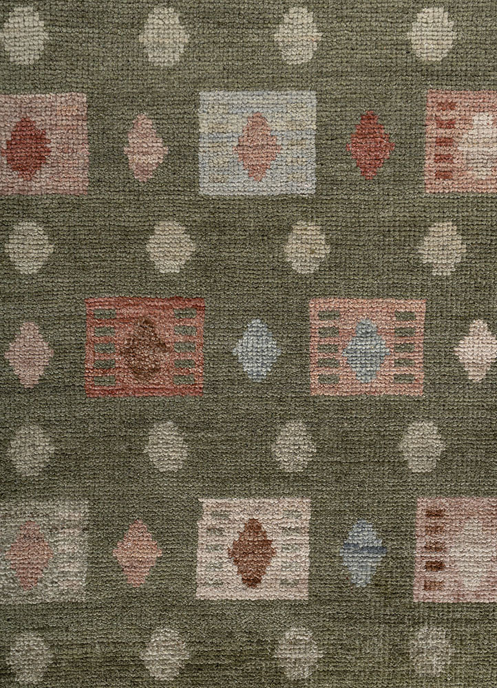 thyme green wool hand knotted Rug - CloseUp