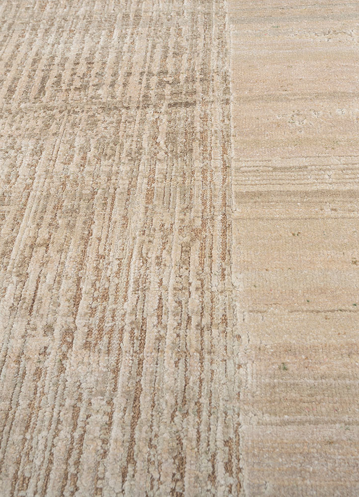 entropy ivory wool and silk hand knotted Rug - CloseUp