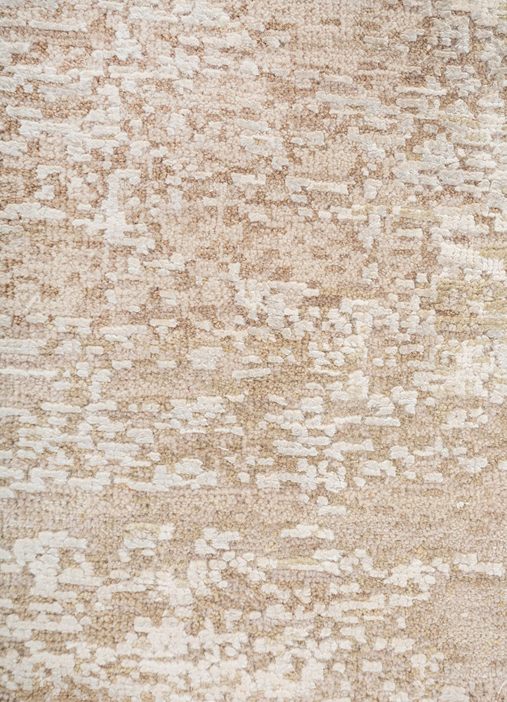 entropy ivory wool and silk hand knotted Rug - CloseUp