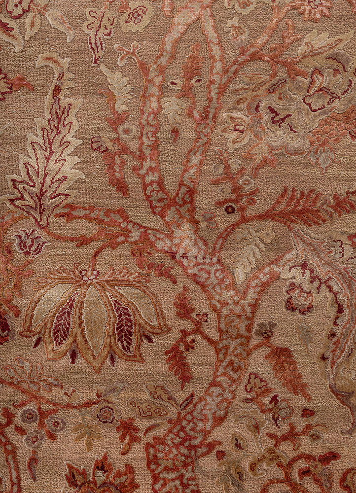 aprezo gold wool and silk hand knotted Rug - CloseUp