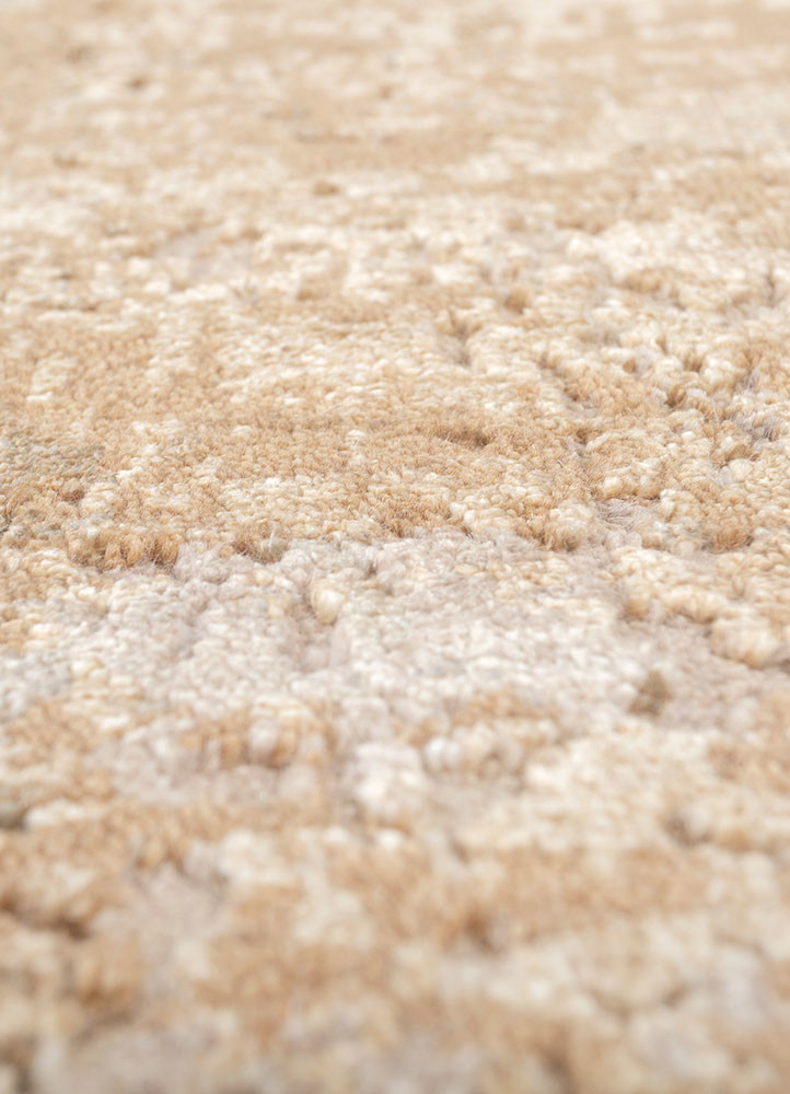uvenuti ivory wool and silk hand knotted Rug - CloseUp uvenuti ivory wool and silk hand knotted Rug - CloseUp