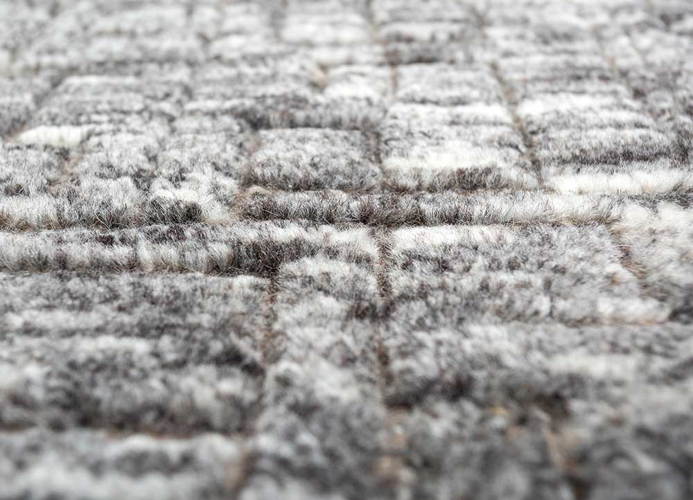 manifest grey and black wool hand knotted Rug - CloseUp manifest grey and black wool hand knotted Rug - CloseUp