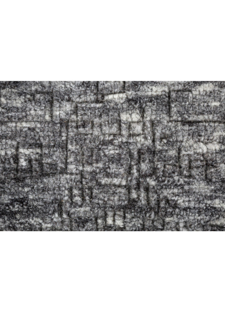 manifest grey and black wool hand knotted Rug - CloseUp