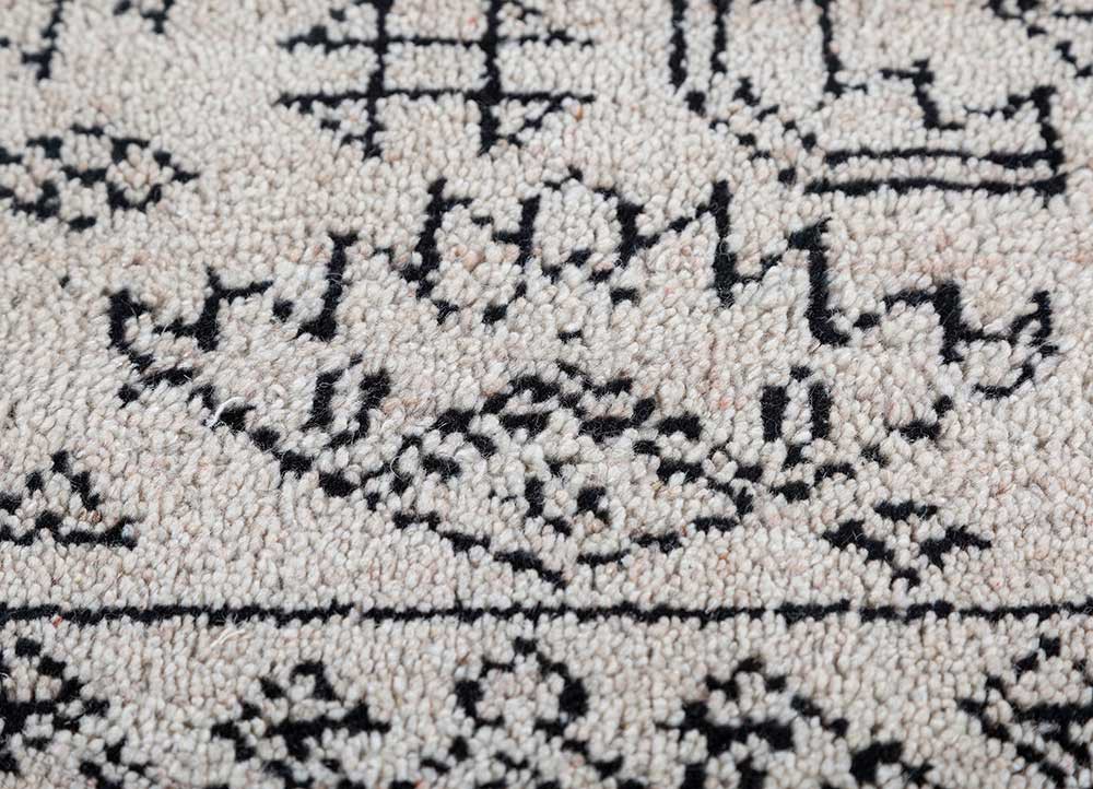 manifest ivory wool and viscose hand knotted Rug - CloseUp manifest ivory wool and viscose hand knotted Rug - CloseUp