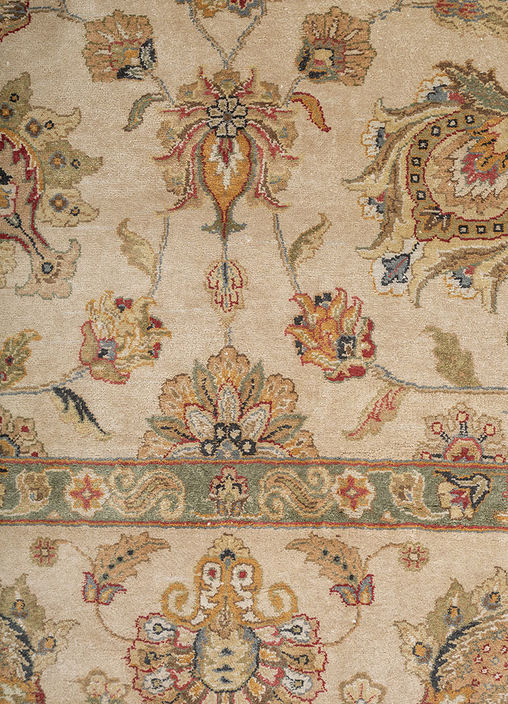 gulmarg ivory silk hand knotted Rug - CloseUp