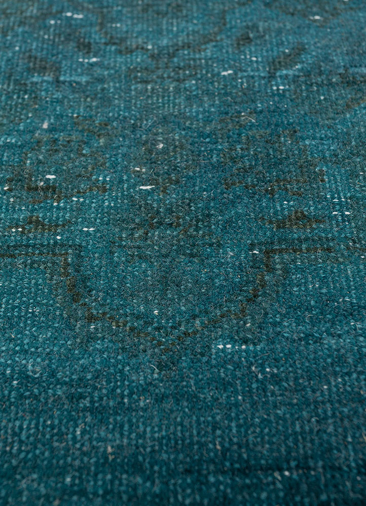 lacuna blue wool hand knotted Rug - CloseUp