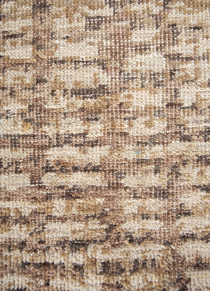 uvenuti gold wool hand knotted Rug - CloseUp