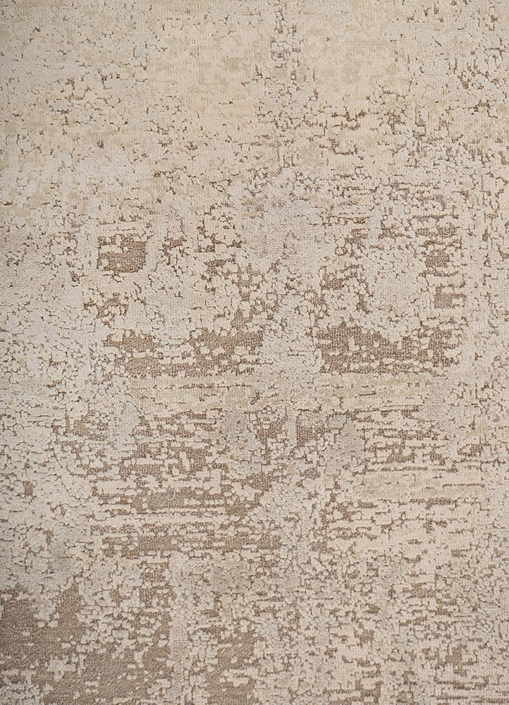 far east grey and black wool and silk hand knotted Rug - CloseUp