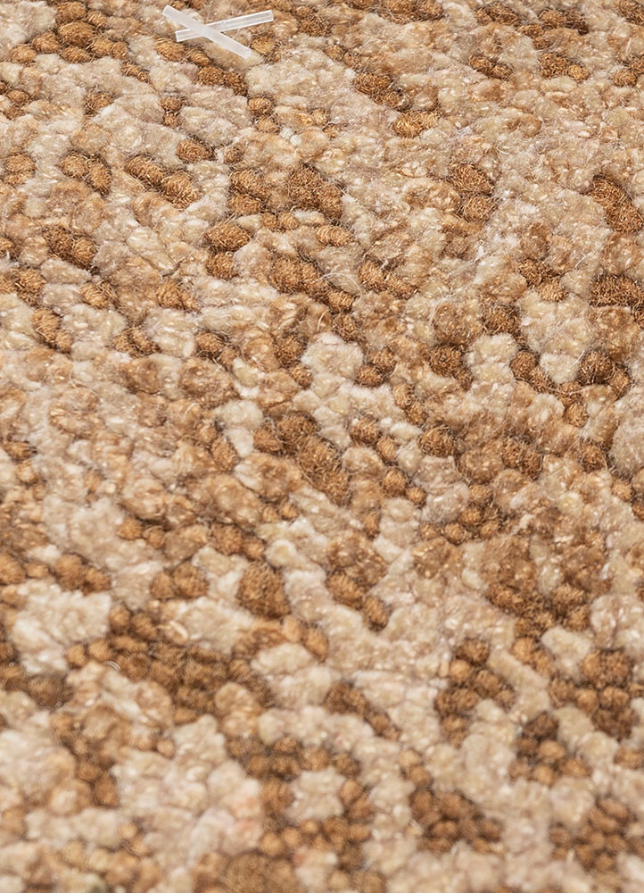 entropy beige and brown wool and silk hand knotted Rug - CloseUp entropy beige and brown wool and silk hand knotted Rug - CloseUp