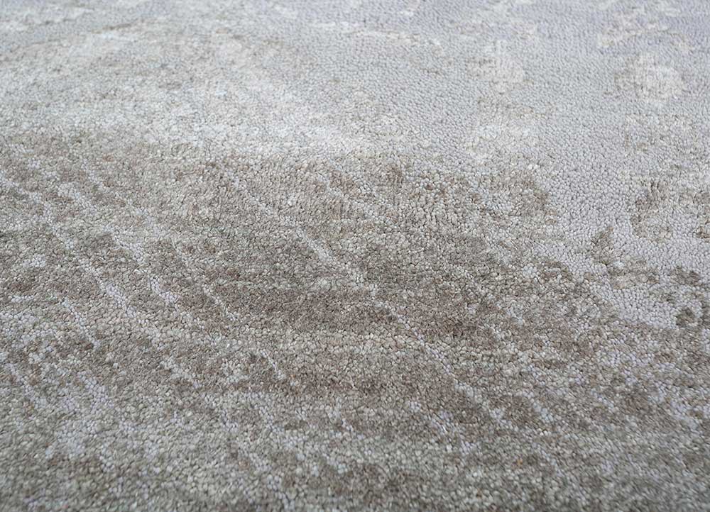 weaver art reserve grey and black wool and silk hand knotted Rug - CloseUp