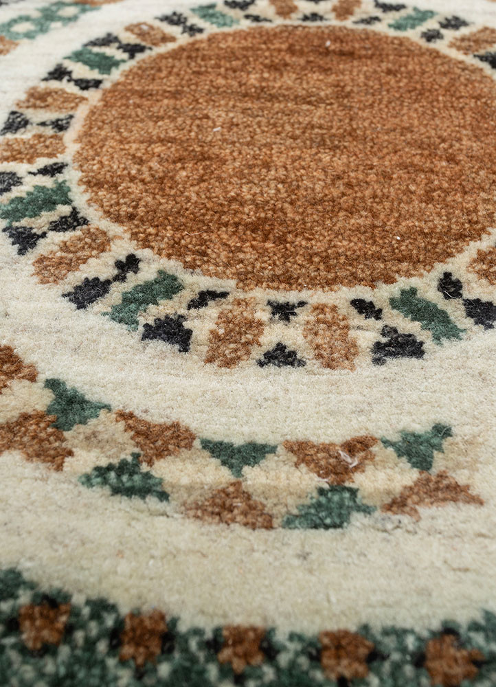 far pavilions ivory wool hand knotted Rug - CloseUp