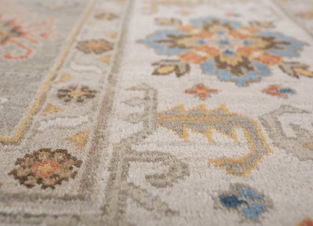 savana beige and brown wool hand knotted Rug - CloseUp savana beige and brown wool hand knotted Rug - CloseUp