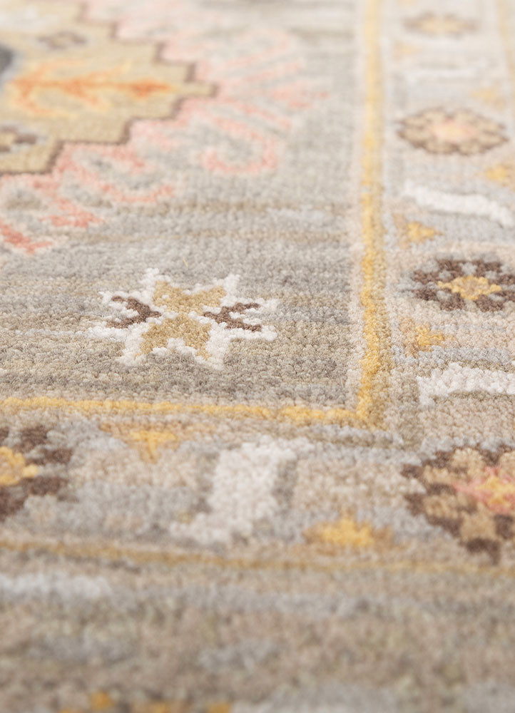 savana beige and brown wool hand knotted Rug - CloseUp