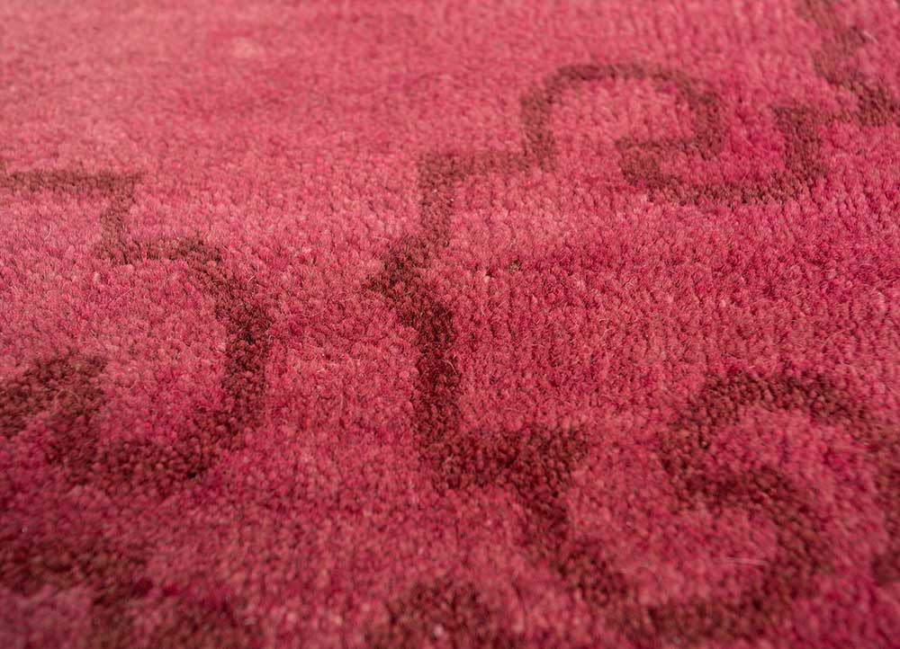 majnun red and orange wool hand knotted Rug - CloseUp majnun red and orange wool hand knotted Rug - CloseUp