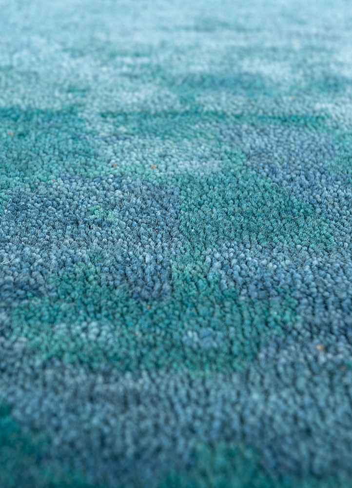 aprezo blue wool hand knotted Rug - CloseUp