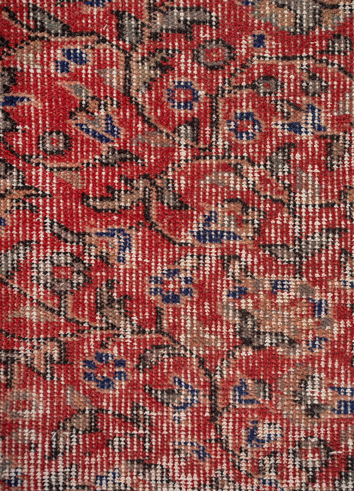 vintage ivory wool and bamboo silk hand knotted Rug - CloseUp vintage ivory wool and bamboo silk hand knotted Rug - CloseUp