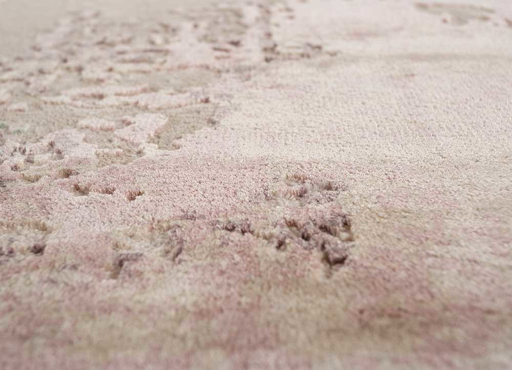 project error by kavi ivory wool and bamboo silk hand knotted Rug - CloseUp project error by kavi ivory wool and bamboo silk hand knotted Rug - CloseUp
