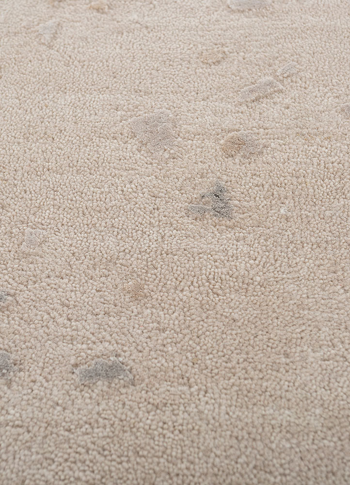 hidden by kavi ivory wool and bamboo silk hand knotted Rug - CloseUp hidden by kavi ivory wool and bamboo silk hand knotted Rug - CloseUp