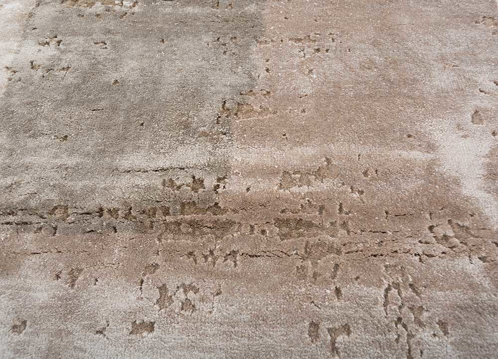 unfold by kavi ivory wool and bamboo silk hand knotted Rug - CloseUp