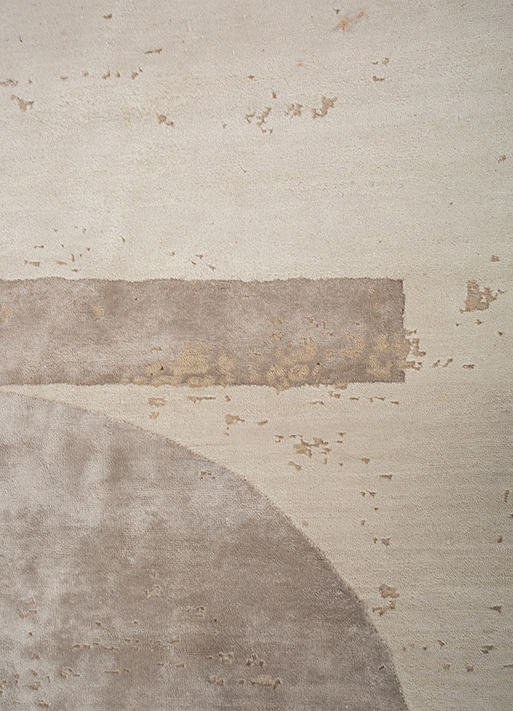 unfold by kavi ivory wool and bamboo silk hand knotted Rug - CloseUp unfold by kavi ivory wool and bamboo silk hand knotted Rug - CloseUp