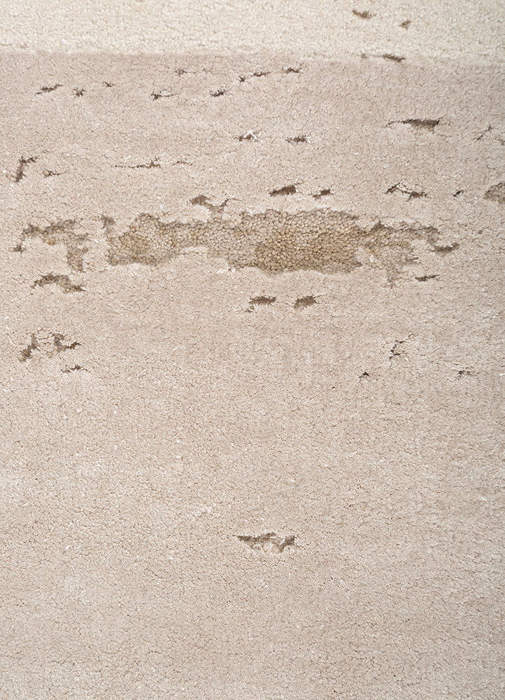 unfold by kavi ivory wool and bamboo silk hand knotted Rug - CloseUp