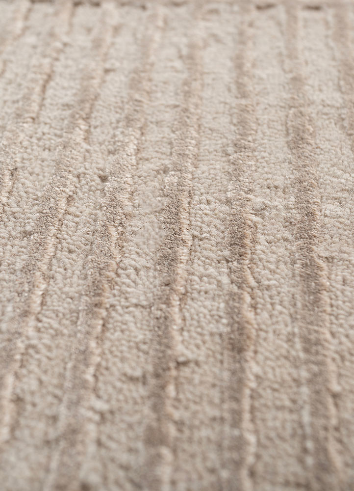 azalea ivory wool and bamboo silk hand knotted Rug - CloseUp