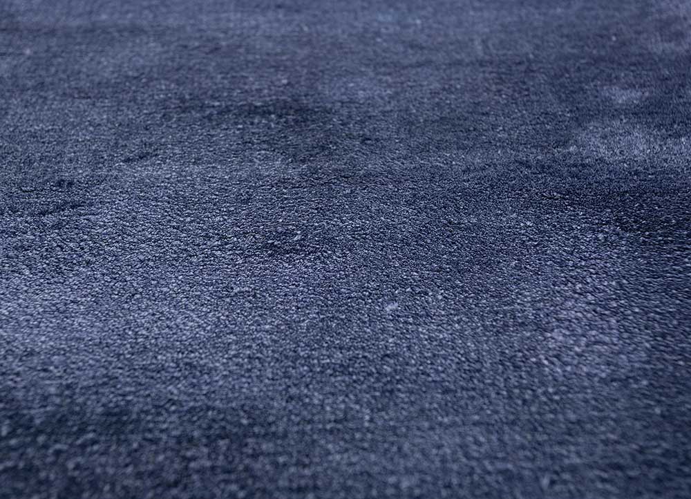 unfold by kavi blue wool and bamboo silk hand knotted Rug - CloseUp