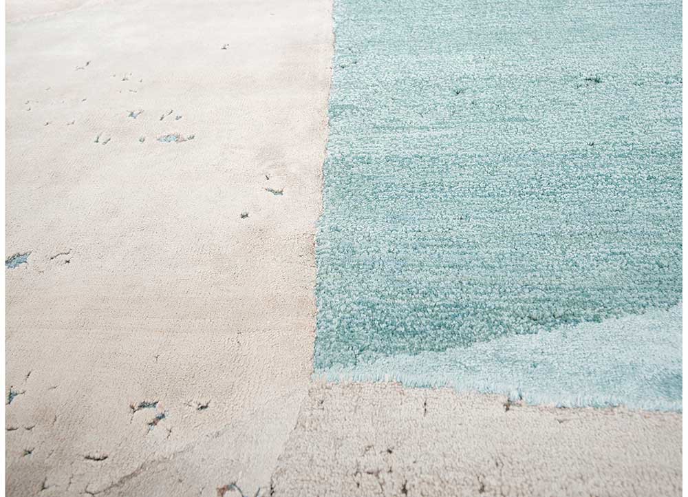 aakar by kavi ivory wool and bamboo silk hand knotted Rug - CloseUp